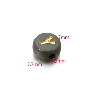 Grüne 7mm Rundperle mit goldenem Buchstaben Y und 1,5mm Loch für DIY-Schmuckherstellung