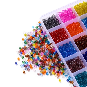 Kit de perles de rocaille en verre 4mm colorées en boîte de rangement pour bijoux DIY