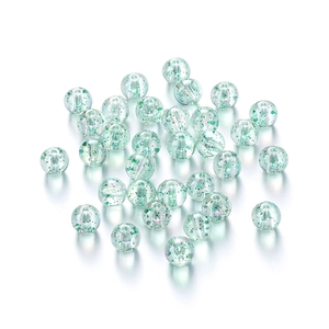 Detail van 8-10mm heldere groene acryl kralen met glitters voor DIY sieraden maken