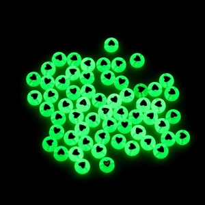 Perline acriliche luminose con motivo a cuore nero per gioielli fai-da-te e artigianato