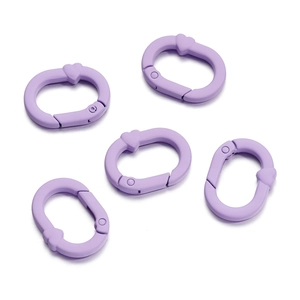 Lot de cinq anneaux ovales violets en métal mat avec détail de cœur pour bijoux DIY