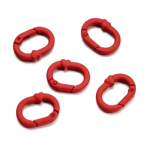 Lot de cinq mousquetons ovales rouges avec motif de cœur et fini mat pour bijoux DIY