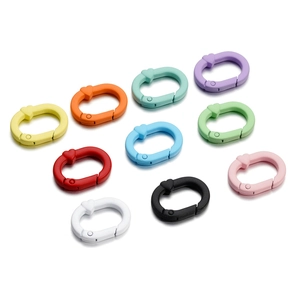 Anneaux à ressort en forme de cœur mat en dix couleurs vives pour bijoux DIY