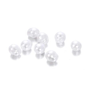 Dettaglio di perle ABS barocche irregolari con fori per la creazione di gioielli DIY