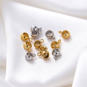 Vue détaillée des bélières de 6 mm en acier inoxydable pour bijoux DIY or et argent