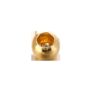 Detalle de cuenta redonda texturizada en oro de 18K con agujero central para joyería