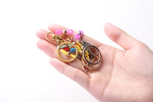 Set aus 10 Karabinerverschlüssen und Schlüsselringen mit bunten Silikonschlaufen