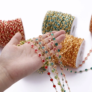 Vergulde koperen ketting met gekleurde zirkoon op spoel voor DIY sieraden maken
