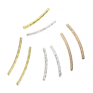 Dettaglio di tubi metallici curvi da 30mm in oro, argento e oro rosa per gioielli fai da te