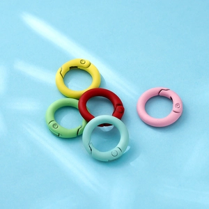 Matte bunte runde Federringe im Macaron-Stil für DIY-Schlüsselanhänger und Schmuck