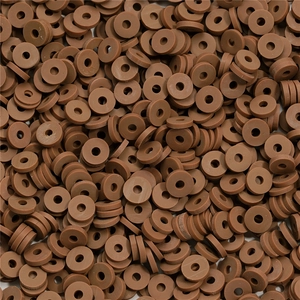 Détail de perles intercalaires de 6 mm en argile polymère marron pour bijoux DIY