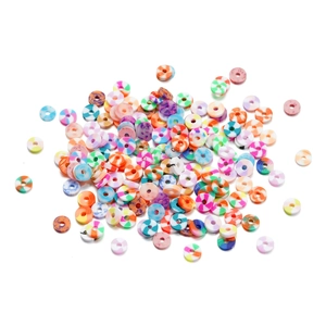 Dettaglio di perle bicolore in argilla polimerica da 6mm per gioielli fai-da-te