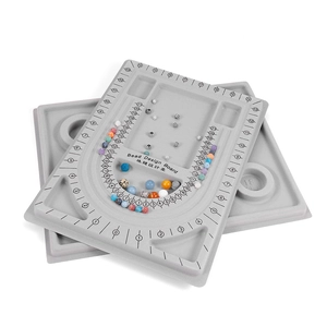 Kralenbord met U-vormige groeven en schaalverdeling voor het maken van sieraden