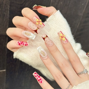 Faux Ongles Faits à la Main Design Floral Rose Fleur Jaune 3D Künstliche Perle Rose Or Ongles Carrés Longs Avec Kit d'Outils