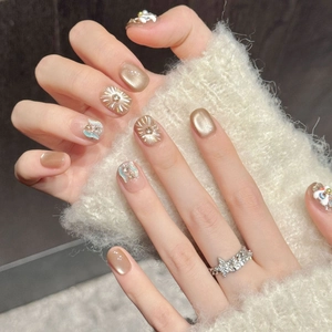Champagner Gold Katzenaugen-Nägel mit 3D-Löwentanz-Muster und Stern-Glitzerring