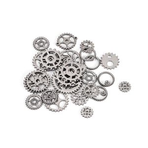 Macro-opname van vintage steampunk metalen tandwielen voor DIY-sieraden en hobbyprojecten