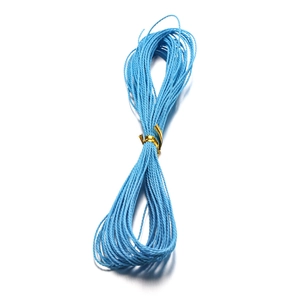 Dettaglio del cordino cerato intrecciato azzurro 1mm per gioielli DIY con trama tessuta