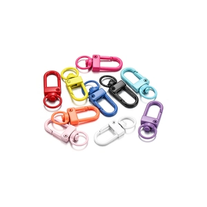 Fermoirs mousquetons colorés avec anneaux pivotants à 360 degrés pour porte-clés et sacs