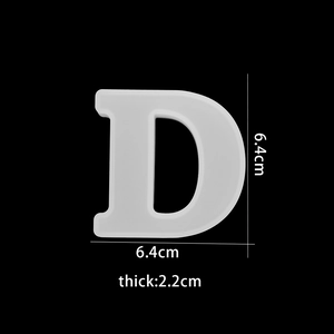 Detailed size specifications for a translucent silicone mold in the shape of the letter D