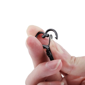 Chiusura a moschettone rotante nera a forma di cuore per accessori portachiavi fai da te
