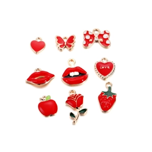 9-teiliges Set aus roten Emaille-Legierungsanhängern mit Herz, Rose und Erdbeere für DIY-Schmuck