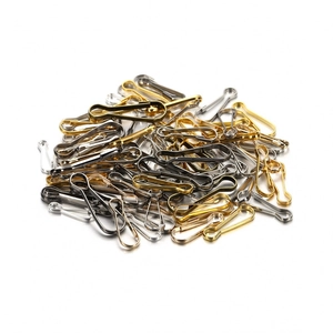 Assortiment d'épingles de sûreté en métal en forme de poire, coloris or, argent et bronze