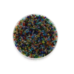 Perles de verre transparentes de 2mm pour bijoux DIY dans un plateau de rangement rond