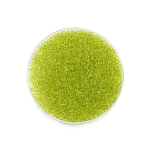 Perles de rocaille transparentes 2mm vert herbe pour bijoux DIY en plateau rond