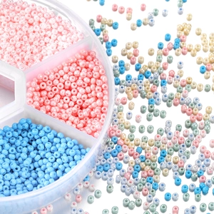 DIY 2mm Glasperlen Set in Rosa und Blau mit praktischer Aufbewahrungsbox aus Plastik
