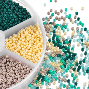 Bastelset mit 2mm Glasperlen in verschiedenen Farben und transparenter Aufbewahrungsbox
