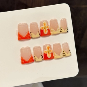 Retro Floral Tiger Stripe Press On Nails 3D Relief Flower French Tip Short Coffin Handmade Style Resin Fake Nails For Women