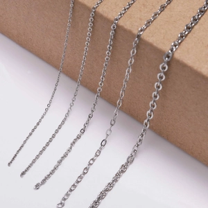 Flat O-shaped stainless steel chains in five different sizes for DIY jewelry making