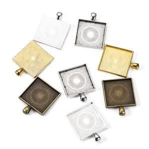 Base per Ciondolo Quadrata in Lega Base per Cabochon Per la Creazione di Gioielli Fai-da-te Motivo Vintage Anello Pendente in Metallo