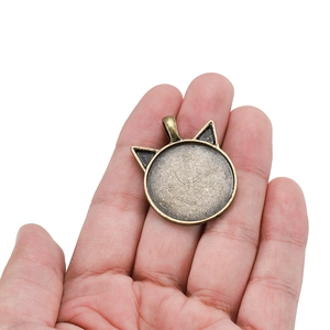 Base per pendente a orecchie di gatto in bronzo vintage per creazione di gioielli DIY