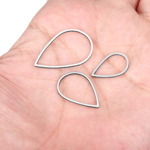 Trois tailles de cadres en acier inoxydable en forme de goutte pour bijoux DIY