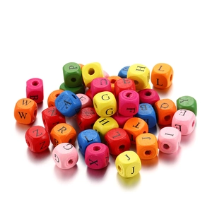 Lot de perles alphabet en bois colorées pour la création de bijoux et de bracelets DIY
