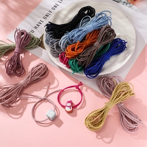 Dettaglio di cordini elastici in nylon da 2,5 mm e elastici pupazzo di neve per fai da te