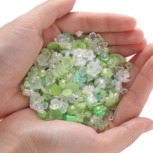 Mélange de perles ABS vertes et blanches en formes de fleurs et étoiles pour DIY