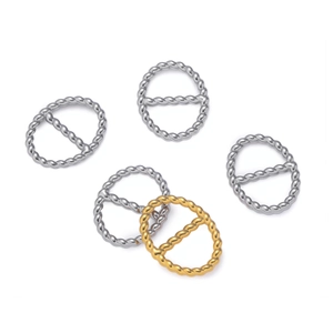 Détail de bagues torsadées en acier inoxydable or et argent pour accessoires DIY