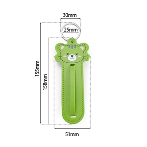 Detailed size specifications for the green cartoon faux leather animal keychain pendant