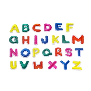 Set de 26 parches bordados coloridos con letras del alfabeto A-Z para decorar ropa DIY