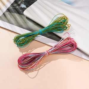 Macro detail van hoge sterkte nylon koord met kleurverloop voor DIY-sieraden en armbanden