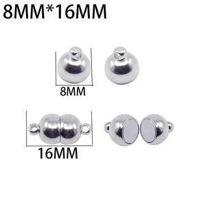 Dettaglio delle chiusure magnetiche in argento da 8mm per la creazione di gioielli fai da te