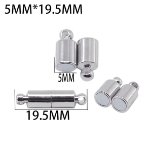 Vista dettagliata delle chiusure magnetiche in argento con diametro 5mm e lunghezza