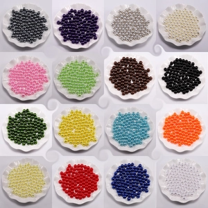 Detailweergave van 16 kleuren ABS-kunststof kralen voor DIY-sieraden maken