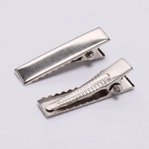 Détail de pinces crocodiles en métal argenté avec dents pour accessoires de cheveux DIY