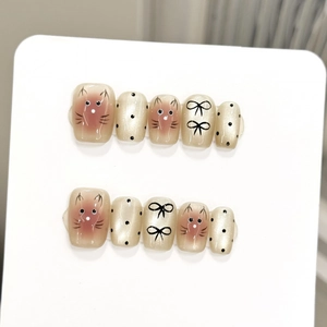 Faux Ongles à Presser Oeil de Chat Faits à la Main Courts Trapèze Chat Noeud Papillon Faux Ongles Pour Femmes Set Manucure
