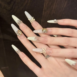 Faux Ongles à Presser Français Faits à la Main Luxe Nœud Papillon 3D Strass Künstliche Perle Forme Amande Décoration Ongles Artificiels Fille Douce