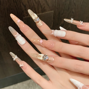 Unghie finte fatte a mano con fiocchi dolci, orsetti e motivi a quadri rosa