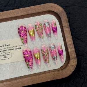 Handcrafted Pink Pearlescent Press On Nails With 3D Metal Flower Heart Bow Stars Sweet Cool Y2K Style Almond Fake Nails